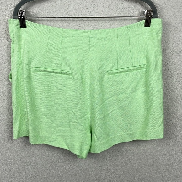 New Veronica Beard Pistachio Green Gables Shorts Pleat Front Sz 14 - Picture 7 of 13